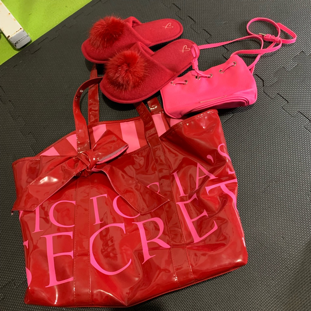 Victoria\'s Secret Bag, Slippers and Case Lot NEW VICTORIA main image 3